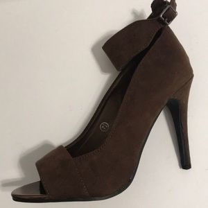 NIB Beverly Mills BROWN Peep Toe PUMPS HEELS